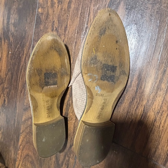 Indigo Road slip ons Suede size 5.5 M. Small spot on hill. See pics - Picture 6 of 7